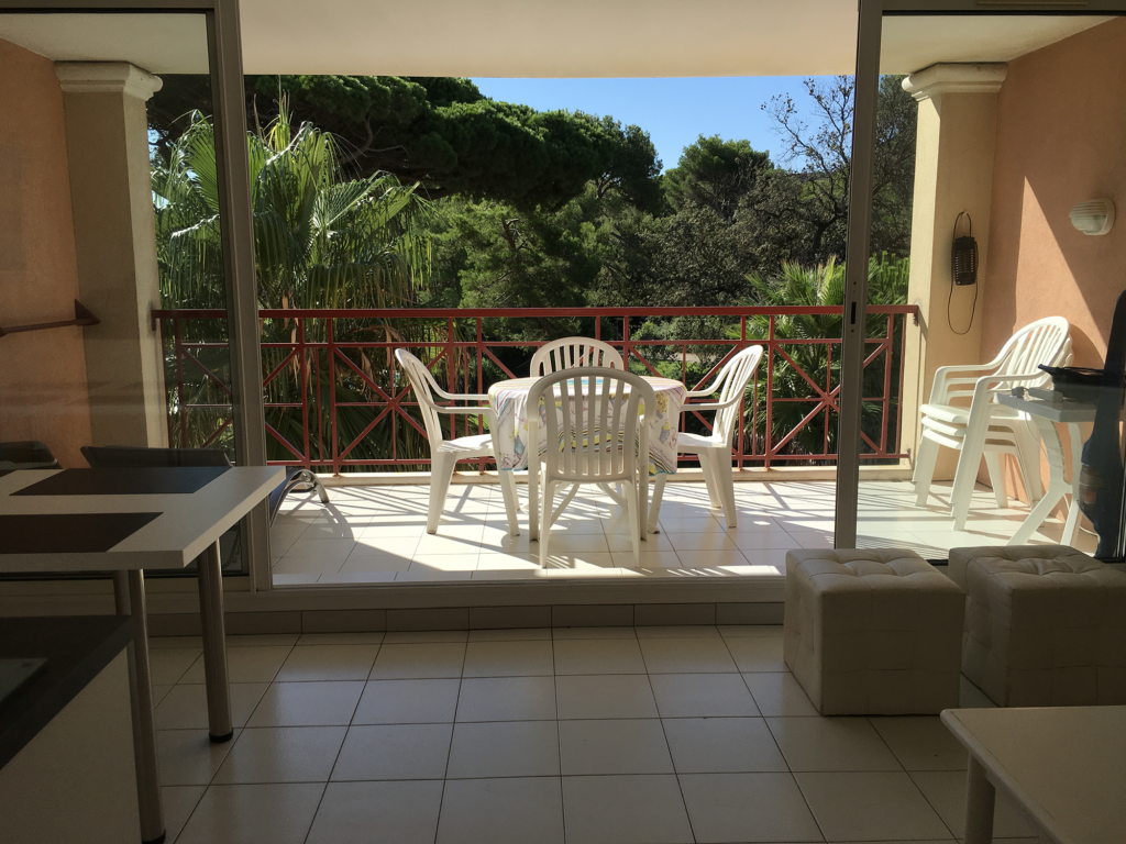 Appartement avec terrasse - Location de vacances à Giens